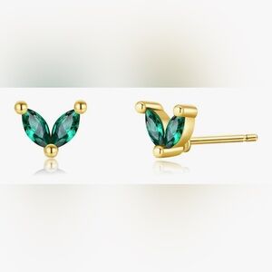 #22 14k Gold and Green Stud Earrings